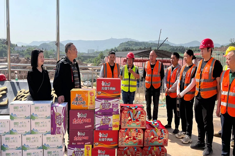 路桥集团开展“五一”慰问活动