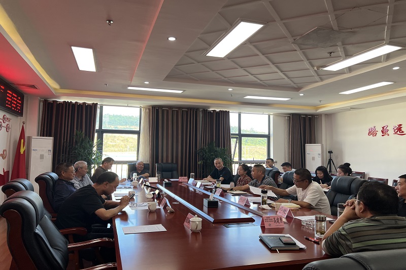 路桥集团召开“共建三十载，同行筑路梦”座谈会